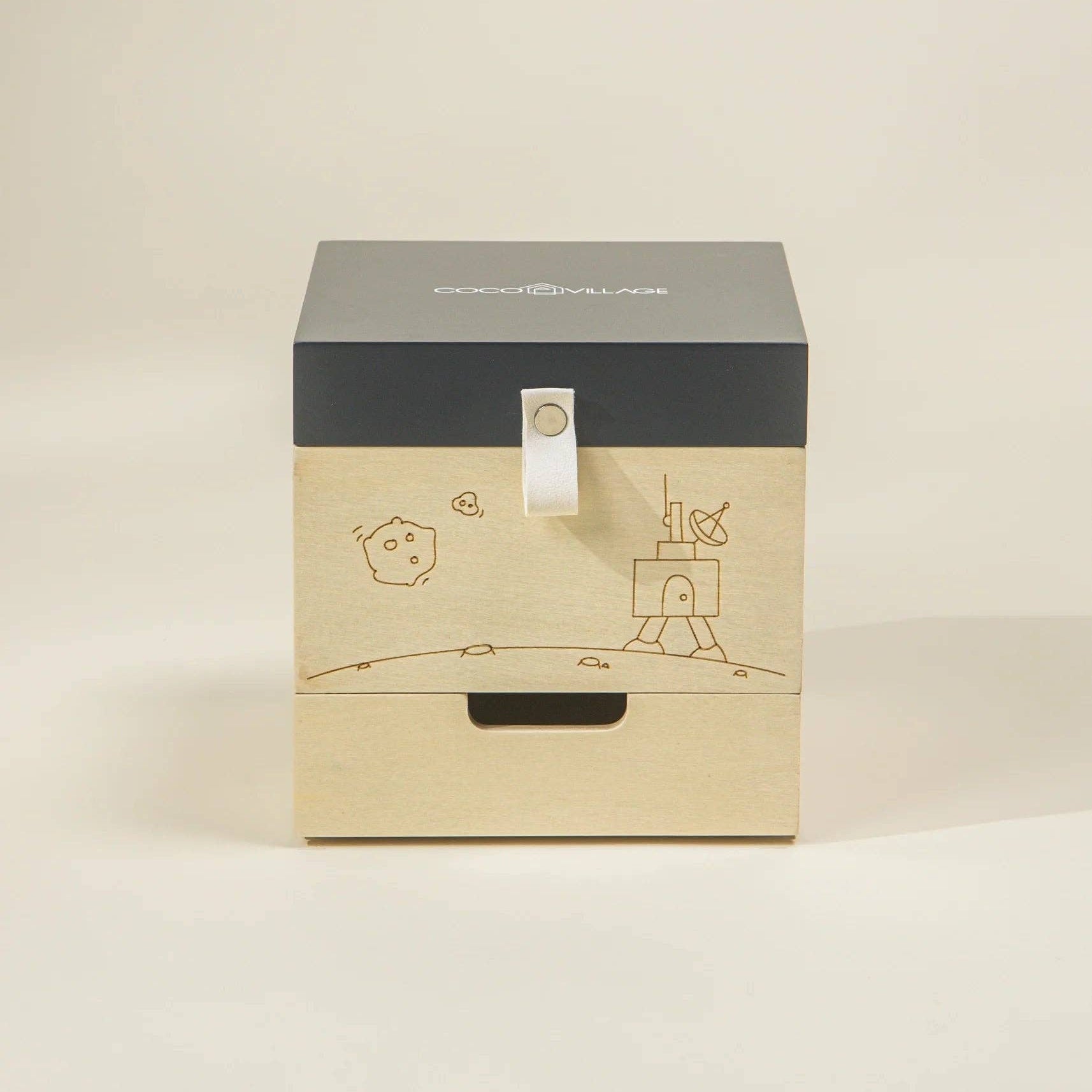 Spieluhr aus Holz mit Weltraummotiven | Mit Planeten- und Mondscheinsonatenmelodie