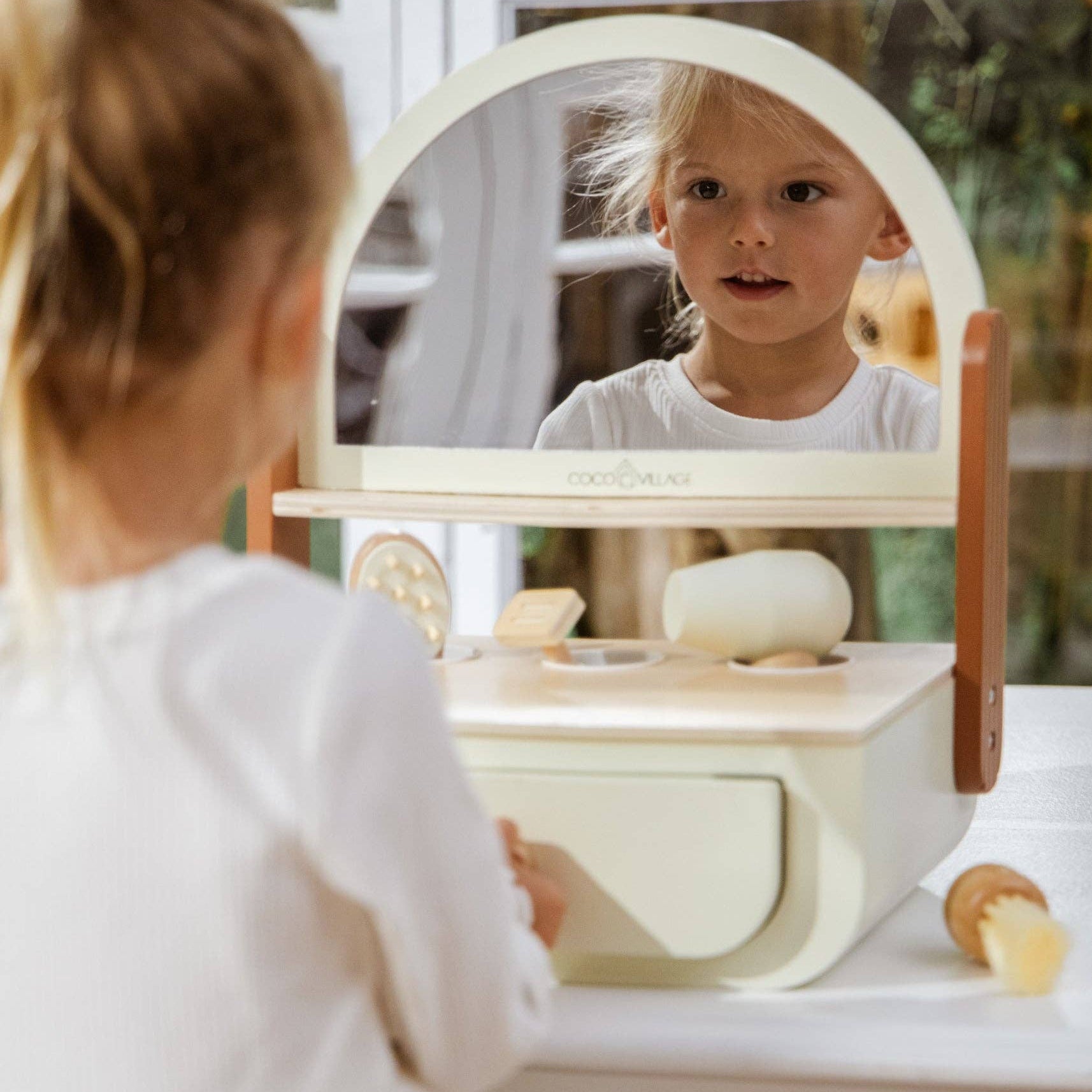 Friseursalon aus Holz | Stylisten-Set mit Föhn, Schere und Friseurzubehör
