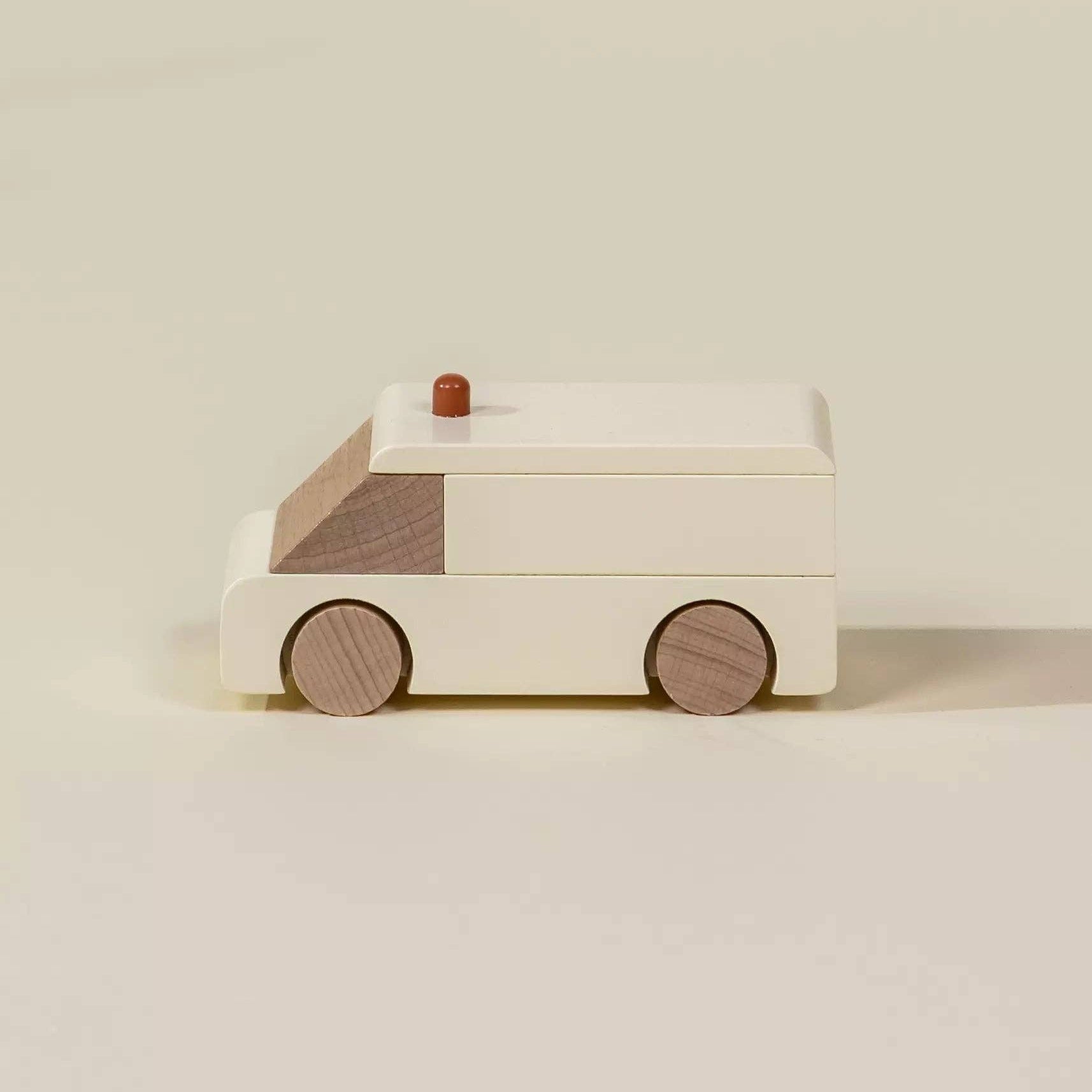 Krankenwagen aus Holz | Robustes Stadtfahrzeug aus Holz