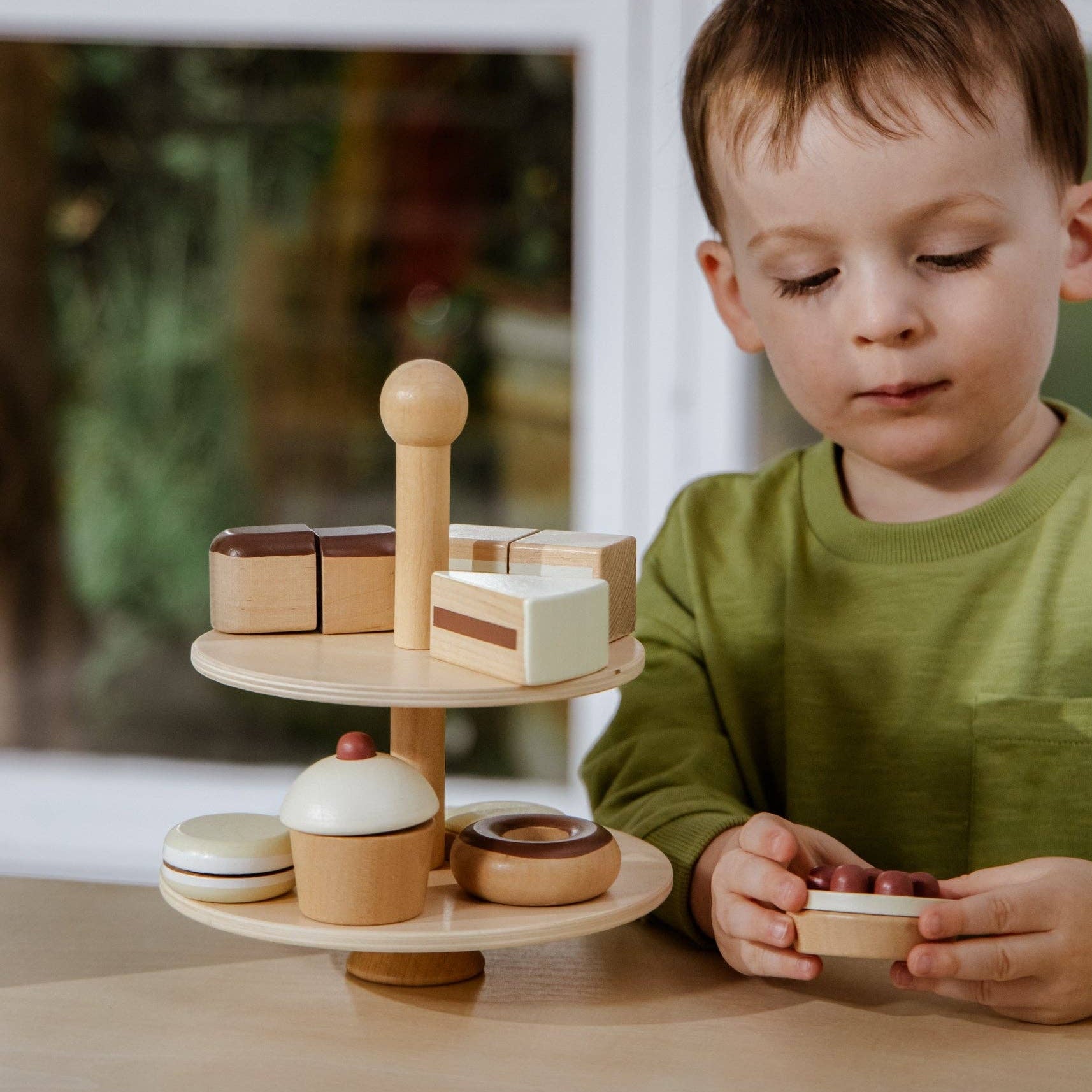 Dessertturm aus Holz | Spielturm mit 8 bunten Süßigkeiten