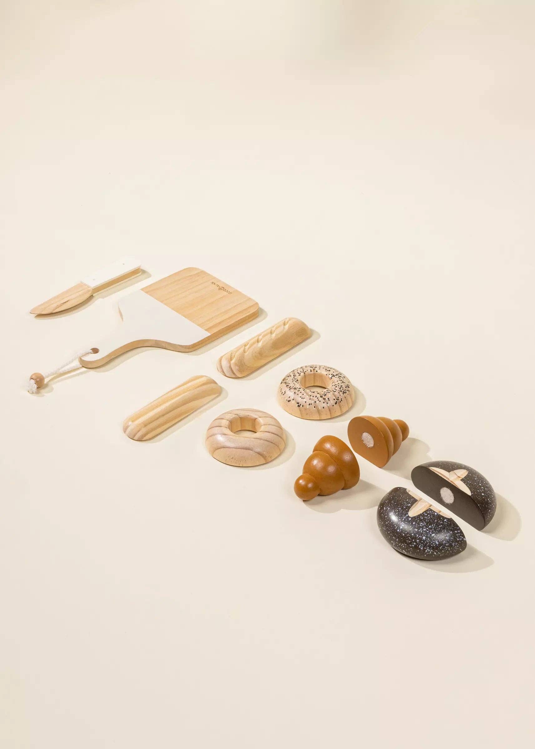 Bäckerei-Spielset aus Holz | Marktset mit 4 Brotsorten, Messer und Schneidebrett