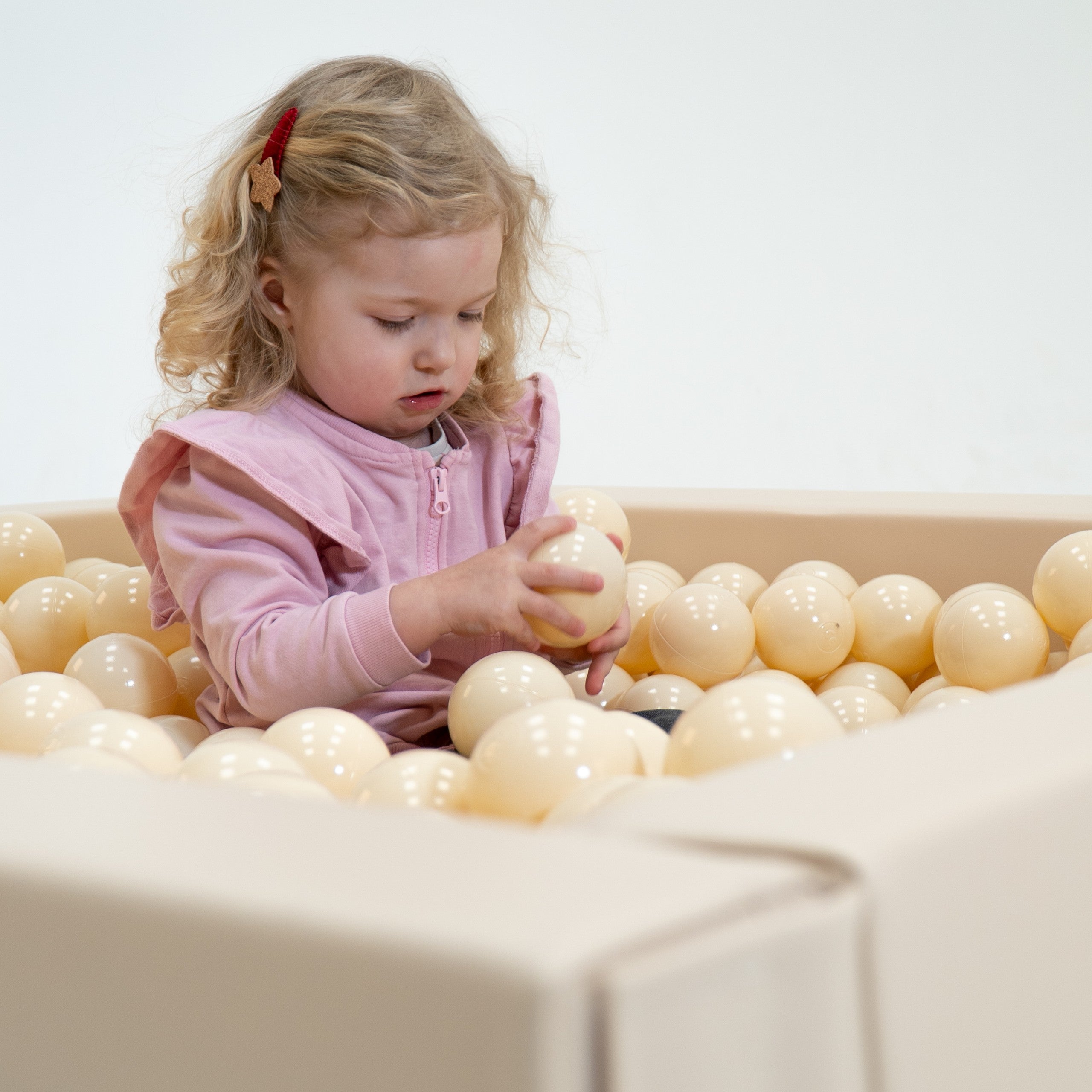 BALLENBAK-BAaLLEN-BEIGE-SPEEL-KLIM-SPEELGOED-06