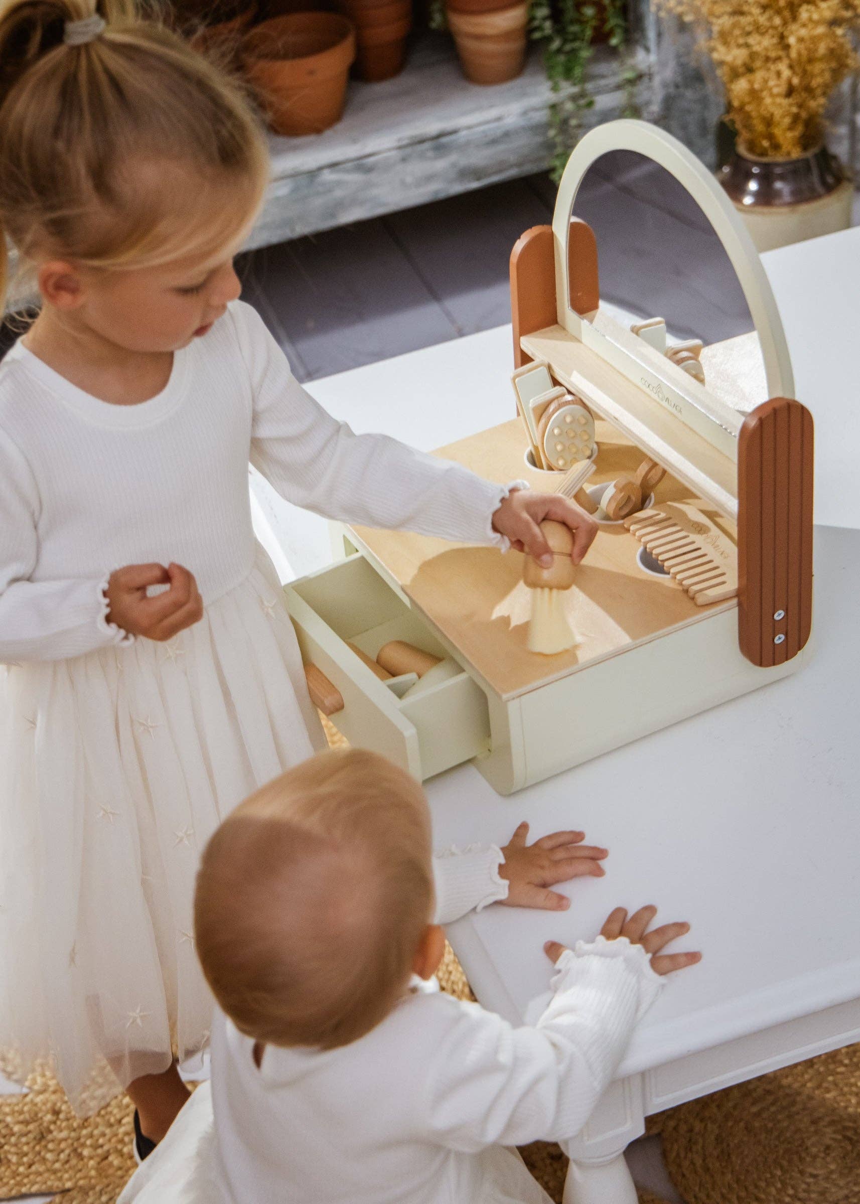 Friseursalon aus Holz | Stylisten-Set mit Föhn, Schere und Friseurzubehör