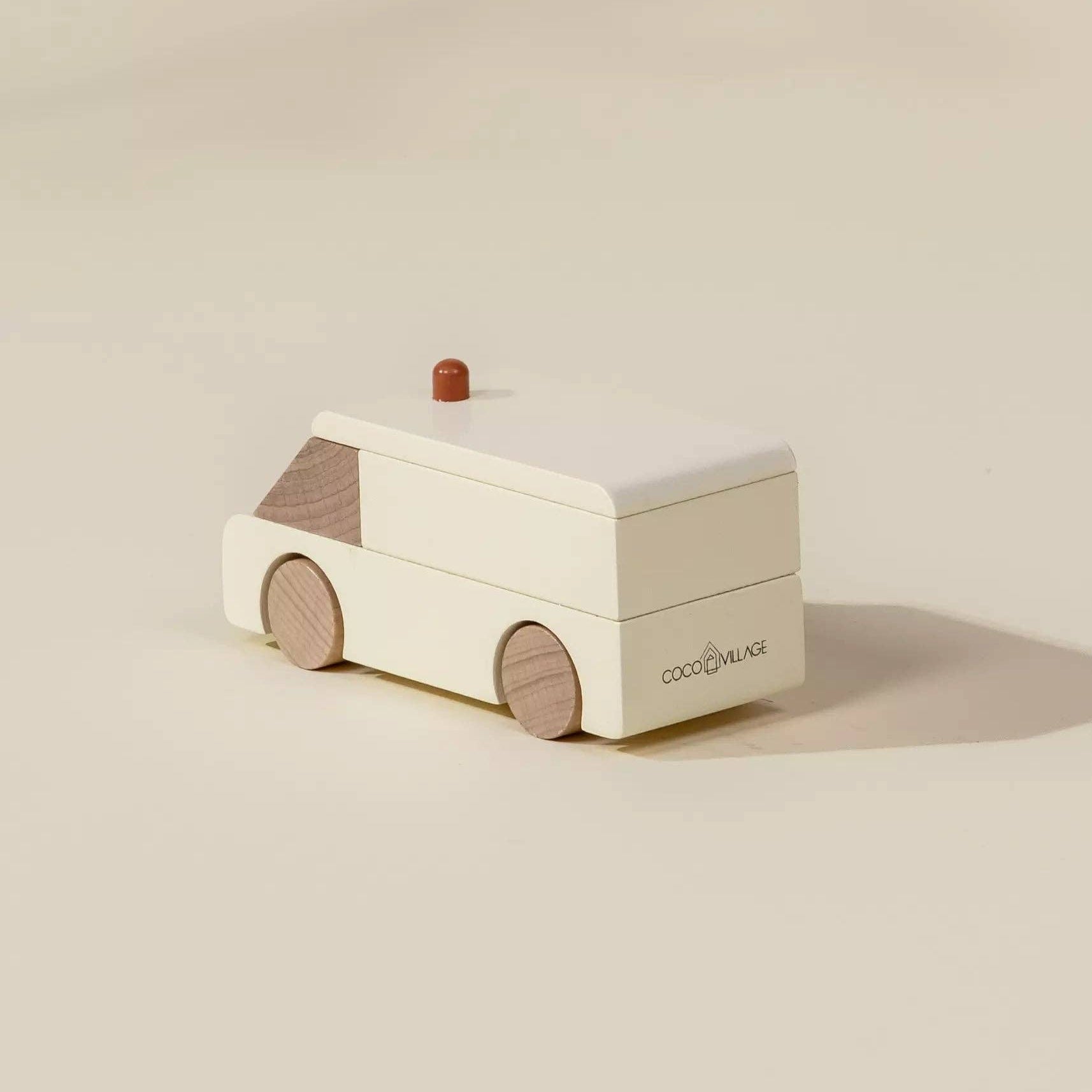 Krankenwagen aus Holz | Robustes Stadtfahrzeug aus Holz