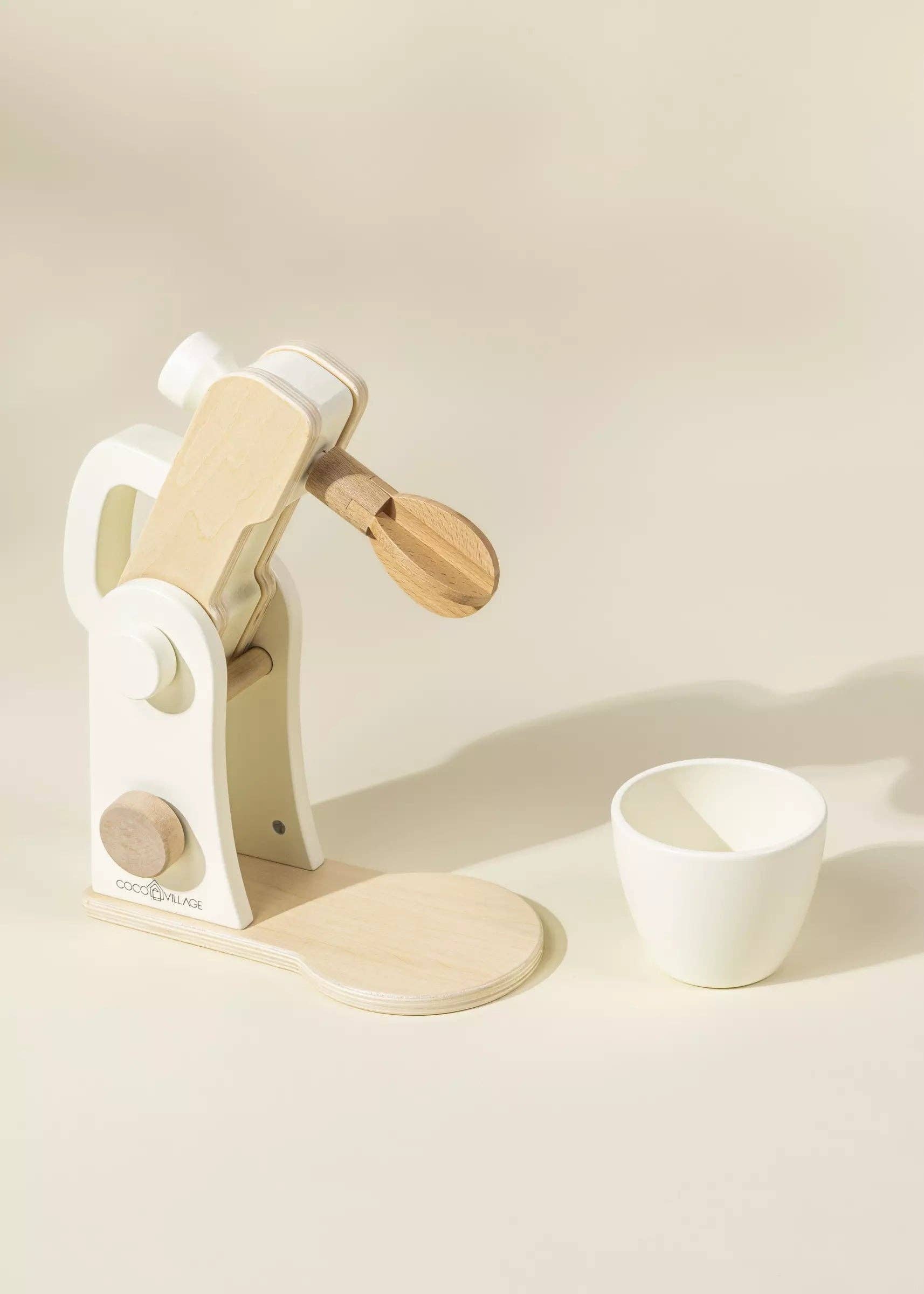 Spielset mit Holz-Standmixer | Realistischer Mixer mit Milchkarton, Mehl und Ei