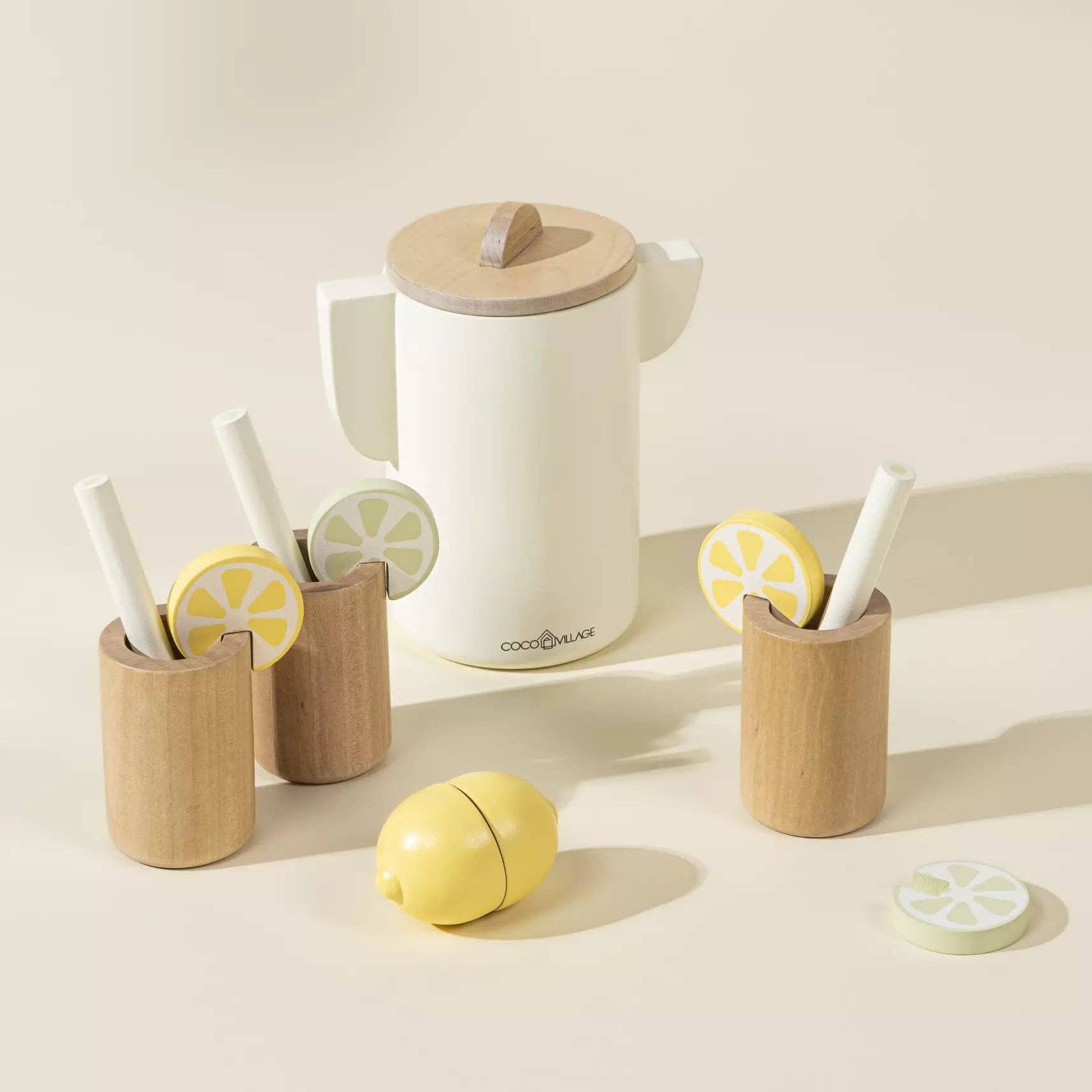Limonaden-Set aus Holz | Kreatives Spielset mit 3 Gläsern, einem Krug und Fruchtzubehör