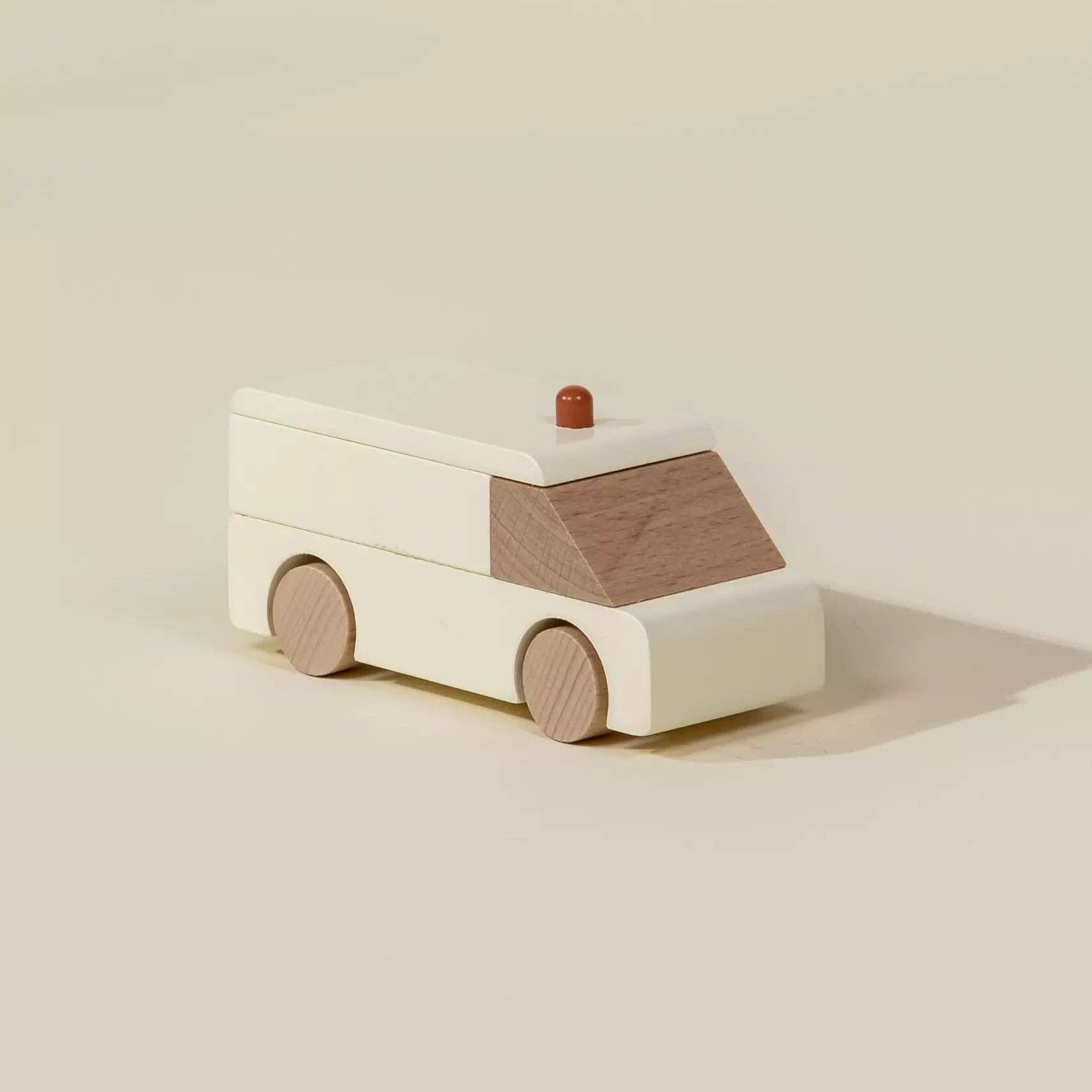 Krankenwagen aus Holz | Robustes Stadtfahrzeug aus Holz