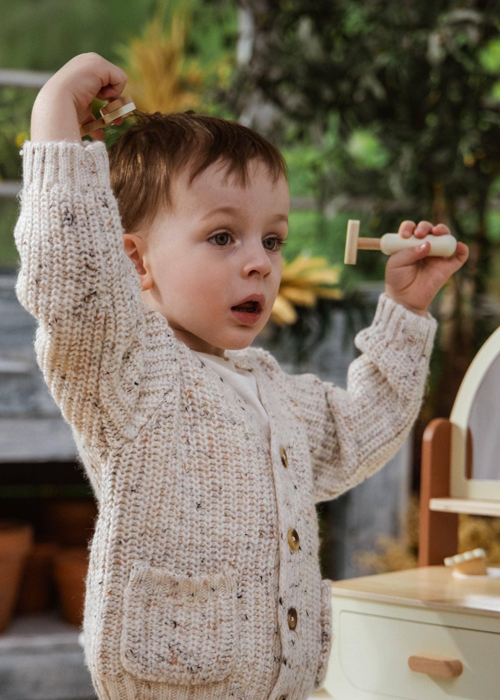 Friseursalon aus Holz | Stylisten-Set mit Föhn, Schere und Friseurzubehör