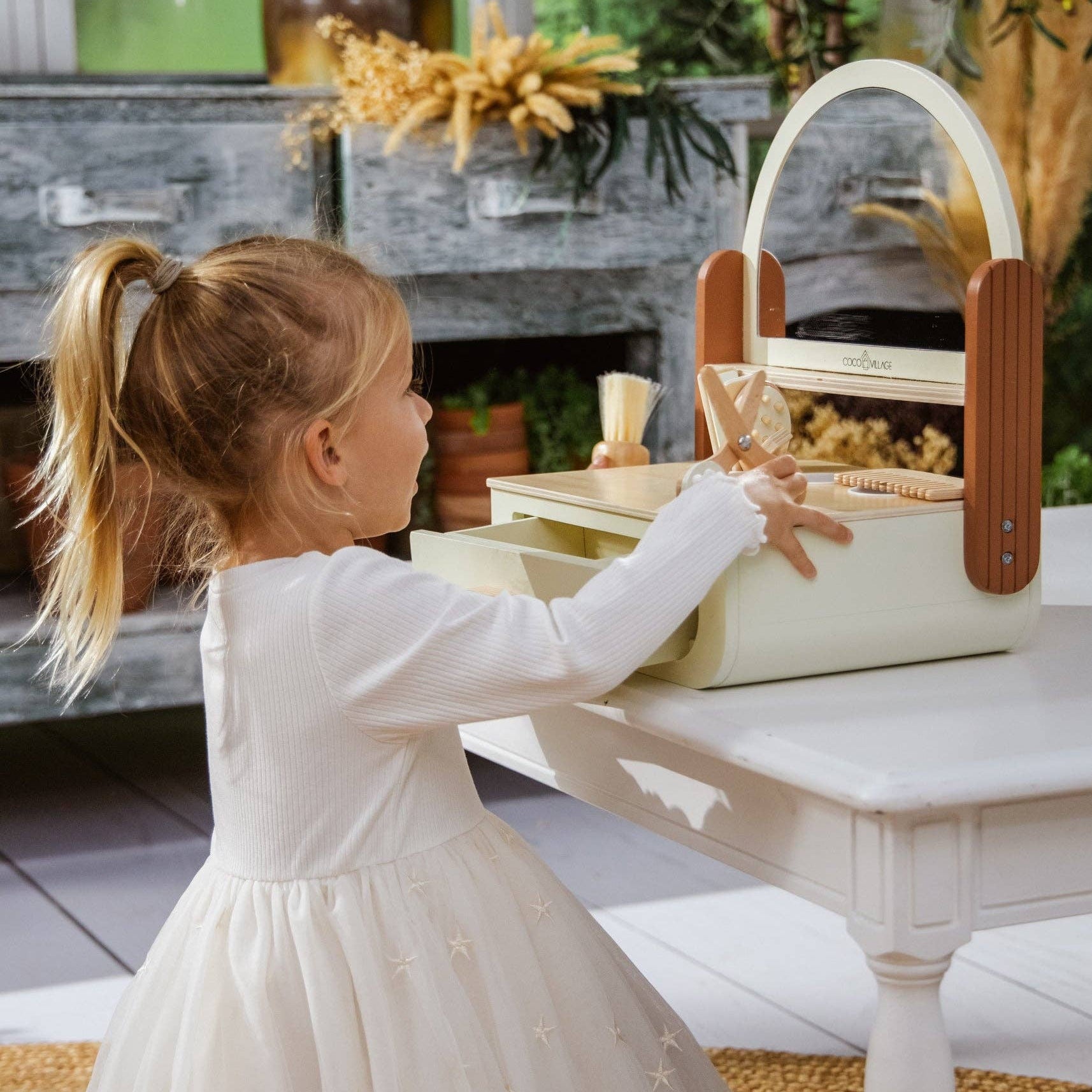 Friseursalon aus Holz | Stylisten-Set mit Föhn, Schere und Friseurzubehör