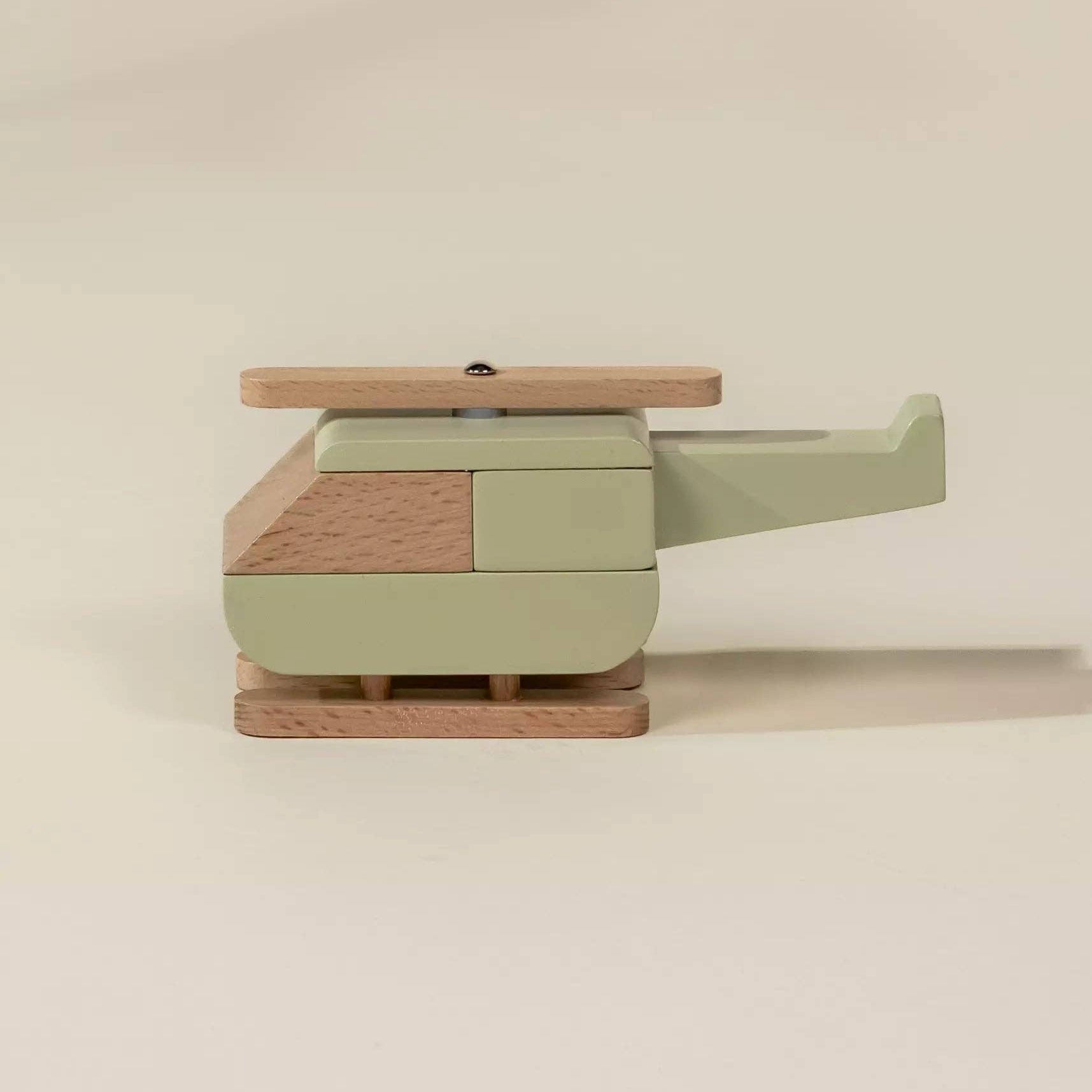 Hubschrauber aus Holz | Robustes Stadtfahrzeug aus Holz